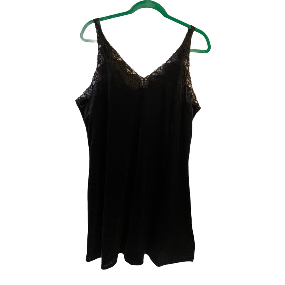 Avenue Sz. 14-16 Black Chemise Nightgown Lace Trim